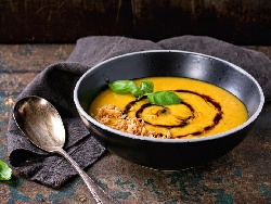 Крем супа от тиква, батат (сладък картоф), сметана и соево мляко - снимка на рецептата